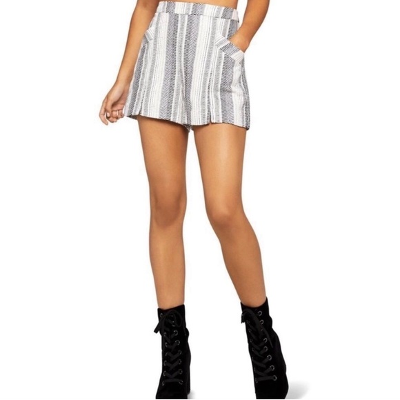 BCBGeneration High Waist Black And White Striped Shorts - Picture 1 of 7